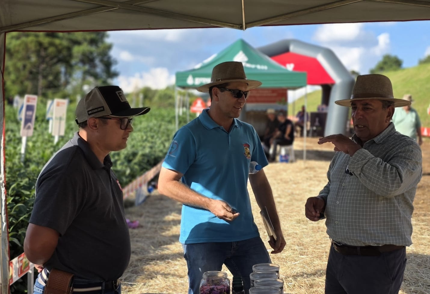 Dia de Campo Coocam reforça parceria com produtores em Lebon Régis