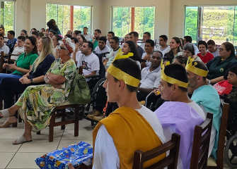 Alunos da Apae Campos Novos participam da Festa de Natal